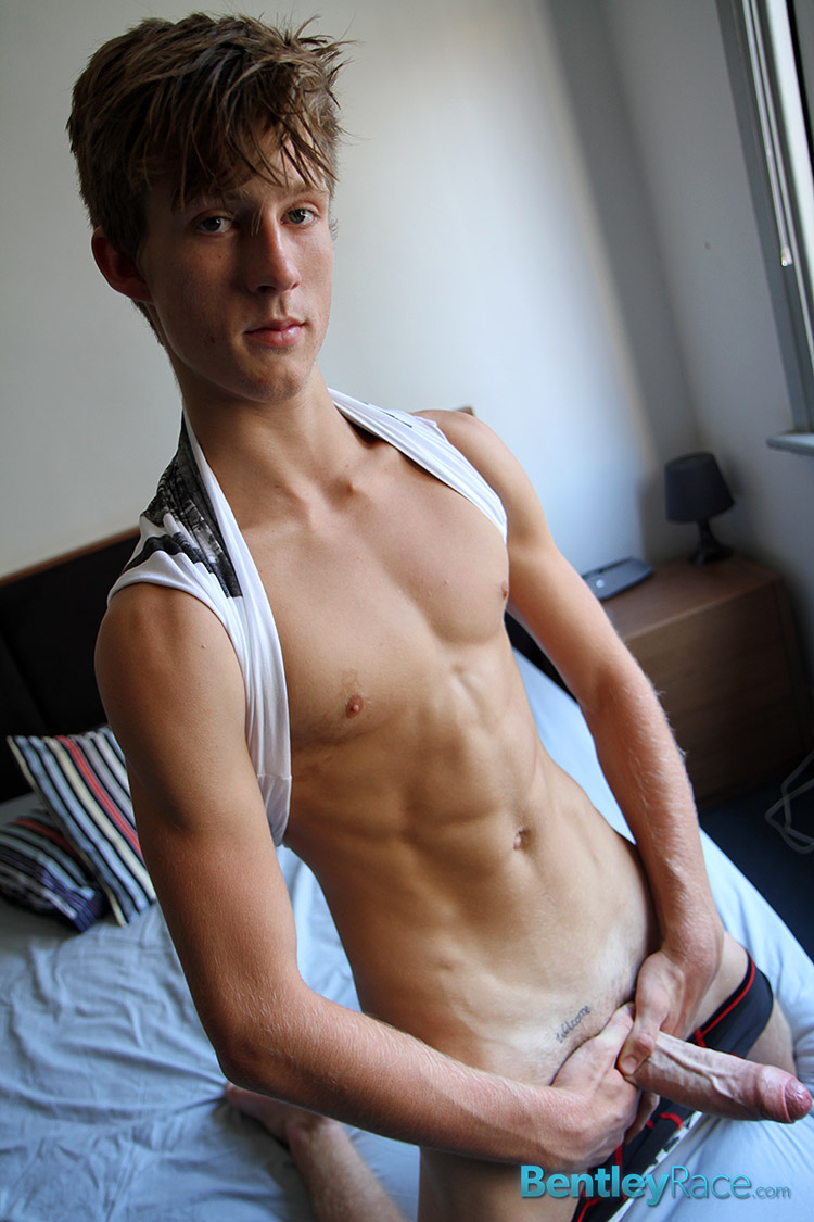 750px x 1125px - Australian Gay Porn image #107102