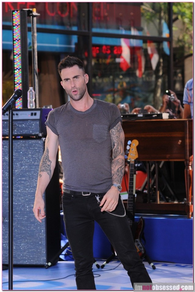 adam levine gay porn adam gay american levine idol slams wenn maroon five rumors addresses