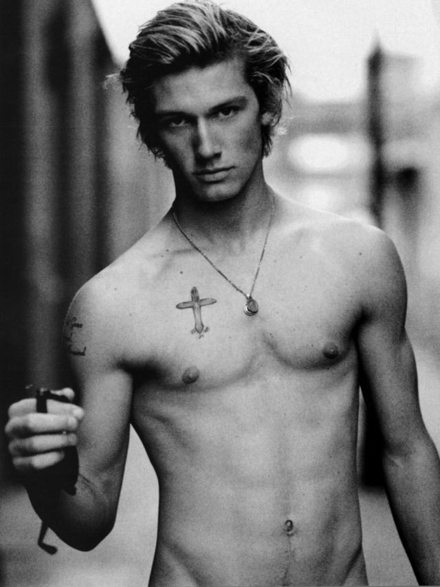 Alex Pettyfer Gay Nude alex pettyfer actor sexy