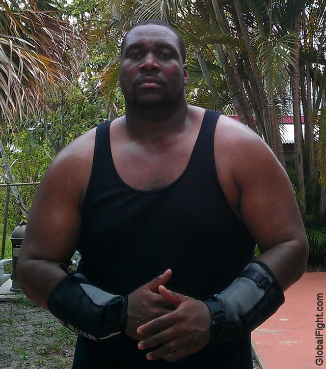 big black muscle men muscle gallery black men huge muscular photos man jocks hot gym wrestling stocky plog leather muscles personals profiles arms pumped flexing mans husky