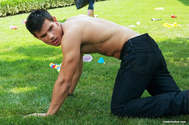 Taylor Lautner Gay Nude taylor lautner cdn published