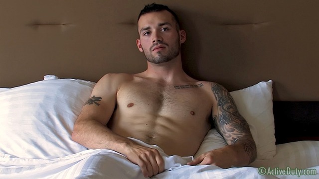 gay masculine porn hunk off porn jerks his gay army masculine vic