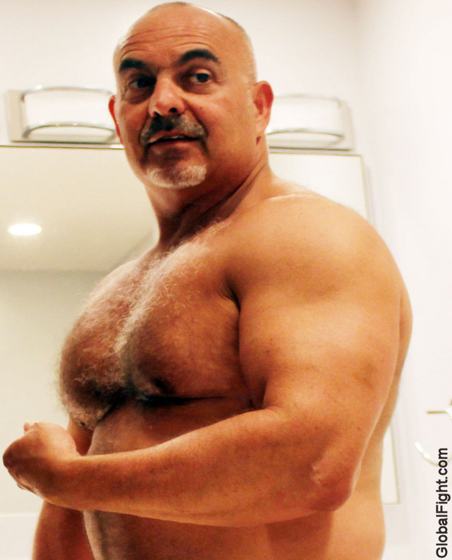 gay muscle posing hairy muscle men huge muscular gay photos male man jocks hot gym posing bodybuilder plog furry bodybuilders muscles personals profiles arms pumped flexing posedown powerlifters