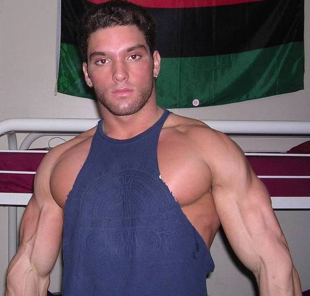 hot Italian gay guys muscle ripped men huge muscular photos man jocks hot jock gym plog muscles personals profiles arms pumped flexing