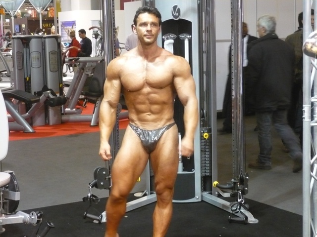 hot male body builders male sexy posing bodybuilders trunks competitive