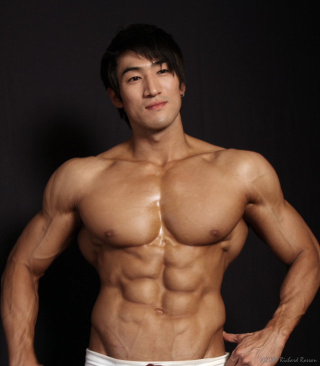 hot muscle guys muscle men boys soon flower hang chui