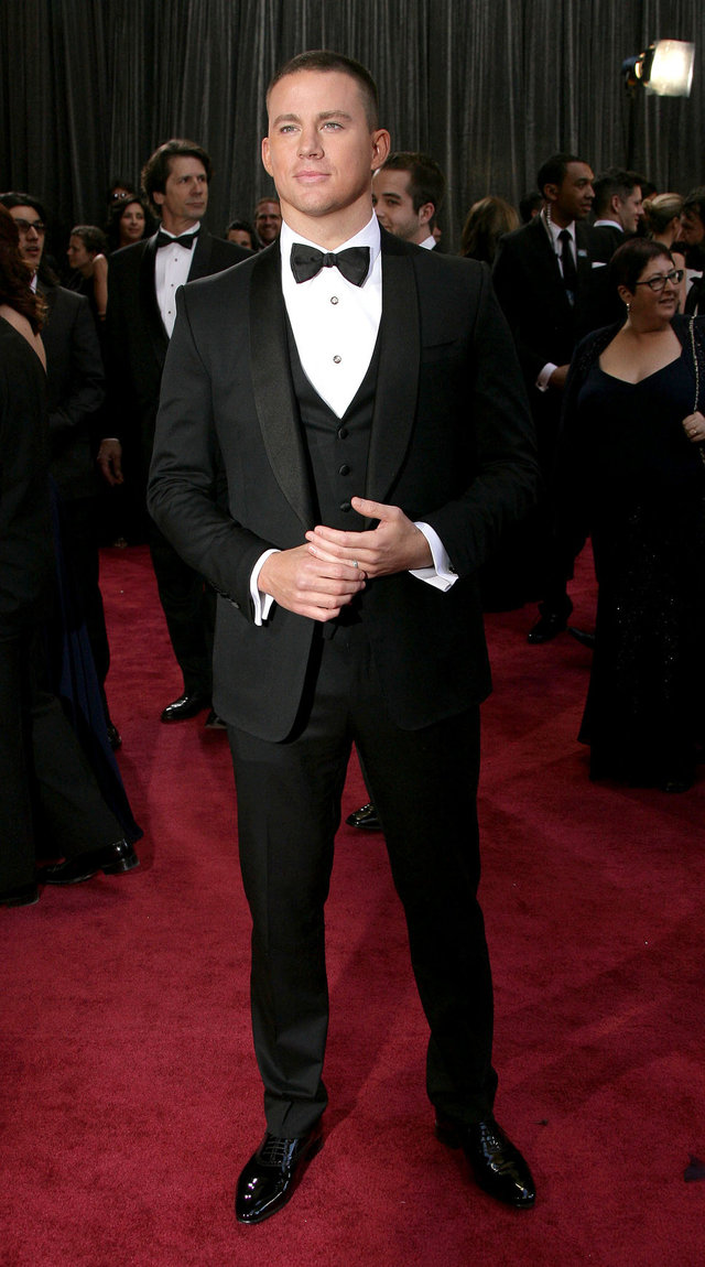 hot pics of men men hottie hot red alert anonymous oscars carpet