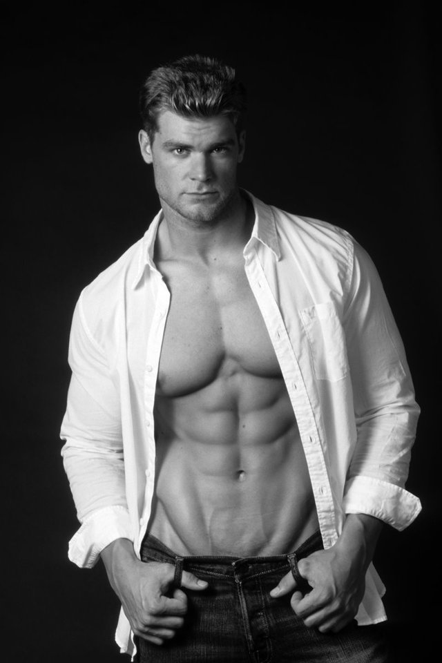 nude muscle men pics white model all nude american brandon musclemen miles myles fitness pie apple