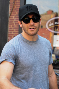 Jake Gyllenhaal Gay Nude spl beard bald faced jake gyllenhaal