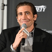 Jake Gyllenhaal Gay Nude assets jake gyllenhaal steps out bandaged hand after set injury picture celebrity news