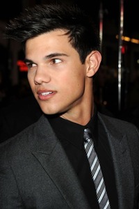 Taylor Lautner Gay Nude albums doorqpictures news another national nightmare ended today