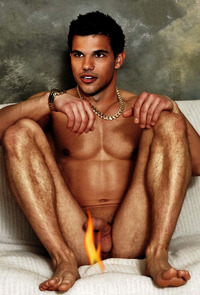 Taylor Lautner Gay Nude taylorlautner naked fire twilight sagas porn gay alien