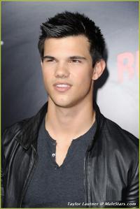 Taylor Lautner Gay Nude malestar taylor lautner