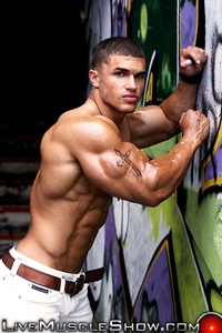 body builder naked naked bodybuilder ruben valdez live muscle show ripped strips strokes his hard cock torrent photo