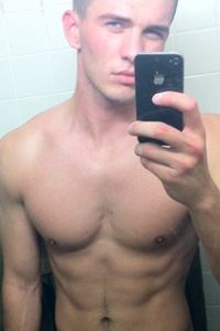 muscle guy gay porn sexy muscle teen boy taking mirror self pics
