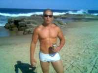 muscled hunks gals straight lads muscles pic beach muscled hunks bulging hipsters